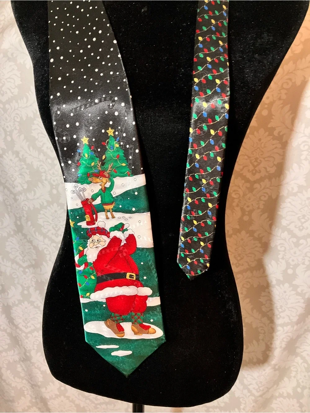 Yule Tie Greetings santa golfing